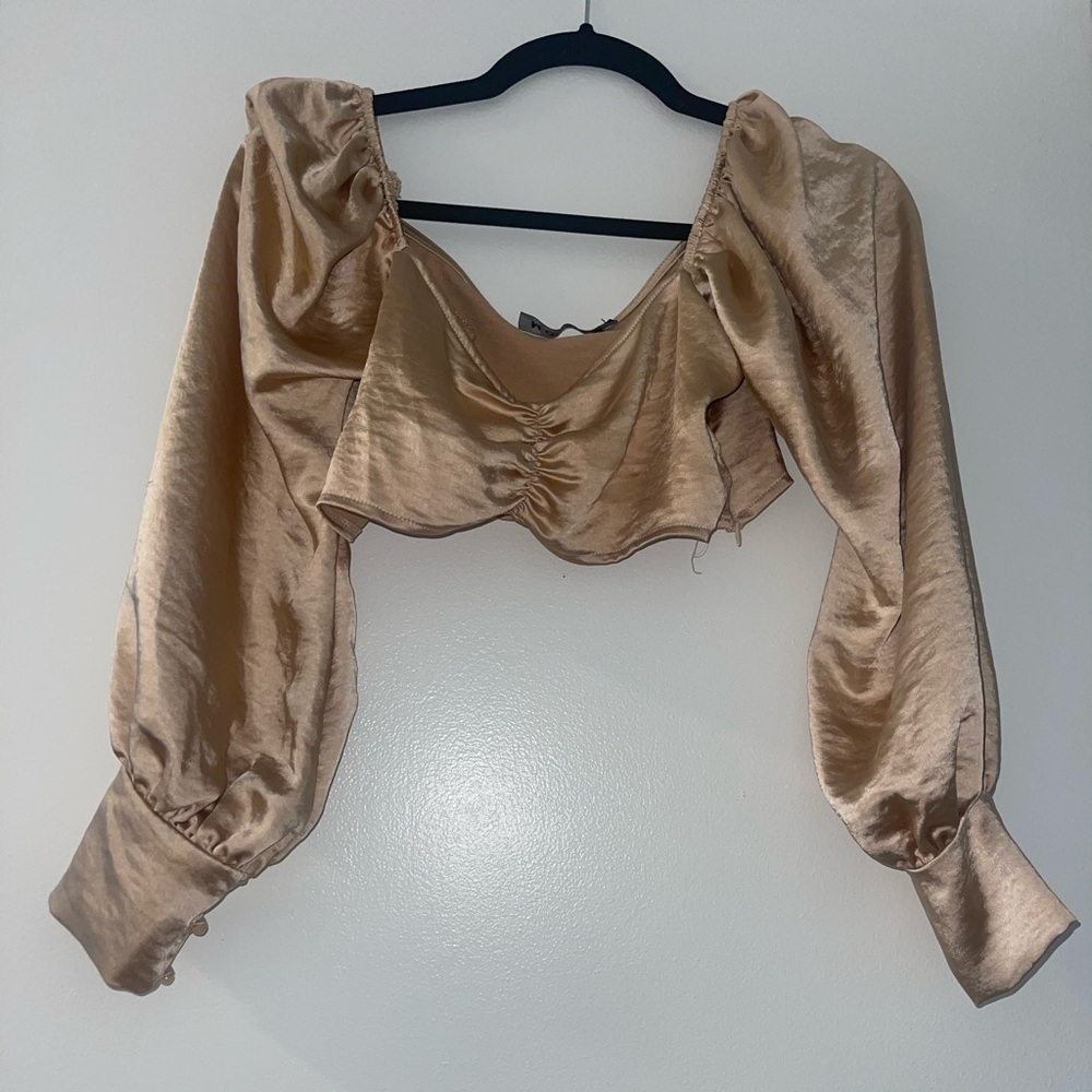 Long sleeve cropped shirt